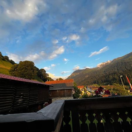 Ferienwohnung Uf Z'Enisch Klosters Εξωτερικό φωτογραφία
