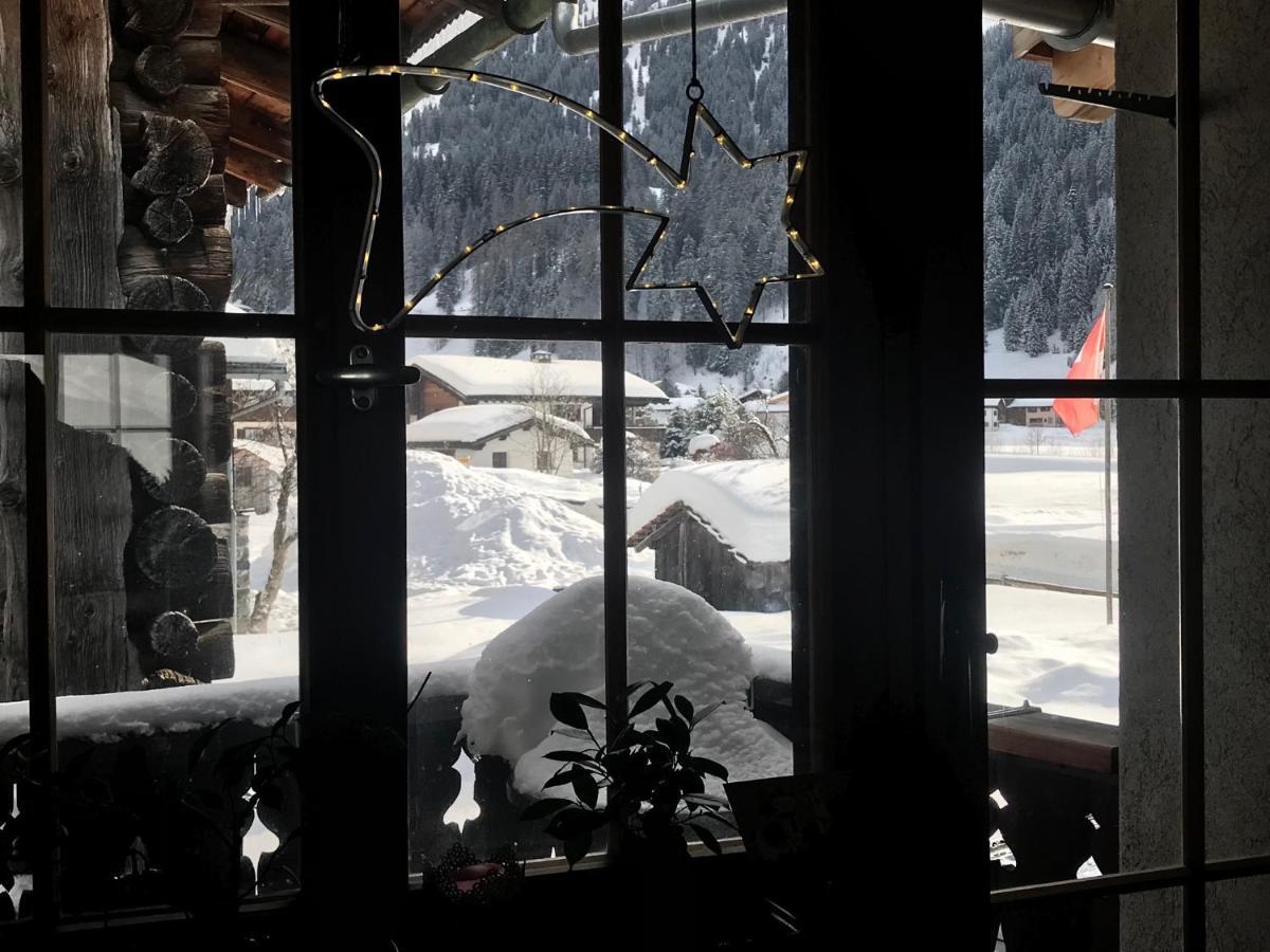 Ferienwohnung Uf Z'Enisch Klosters Εξωτερικό φωτογραφία