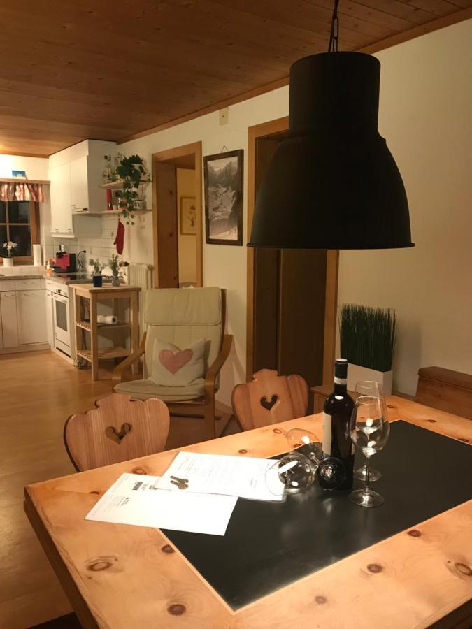 Ferienwohnung Uf Z'Enisch Klosters Εξωτερικό φωτογραφία